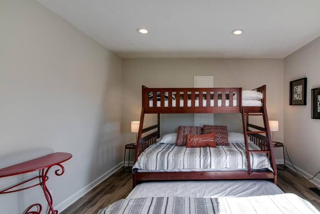 The Residence At Hilltop Acres - Clarksville, Tn Экстерьер фото